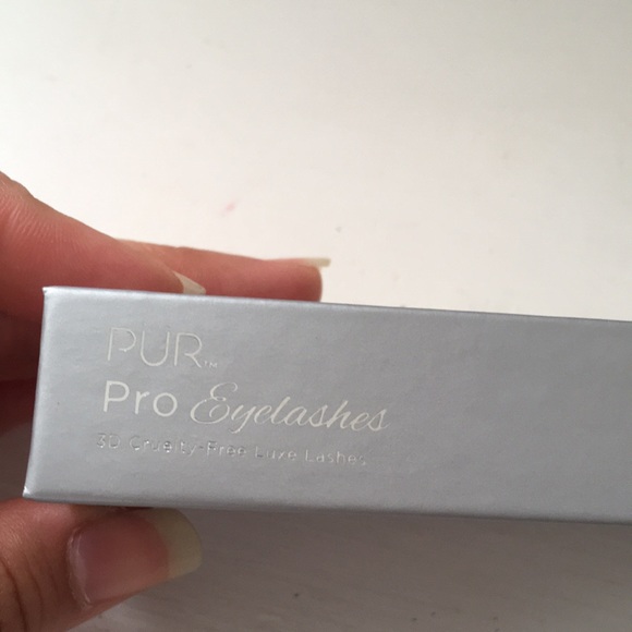 PUR lashes in Diva - Picture 8 of 8